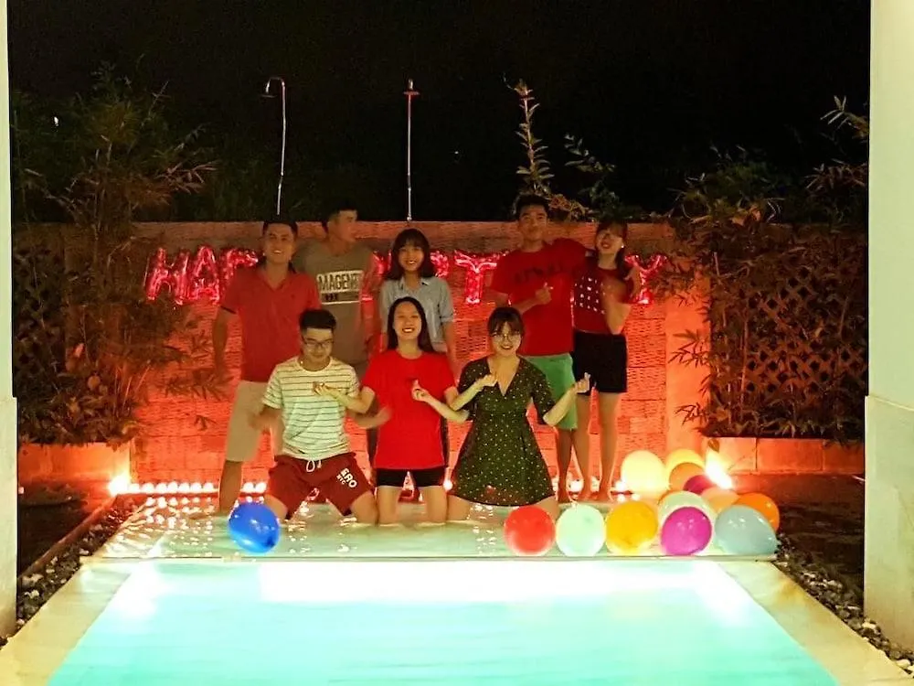 Green World Hoi An Villa 3*,
